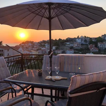 Frane With Private Pool Appartamento